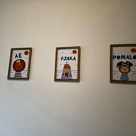 Beautiful Sol-2 For Two With Balcony 아파트 *