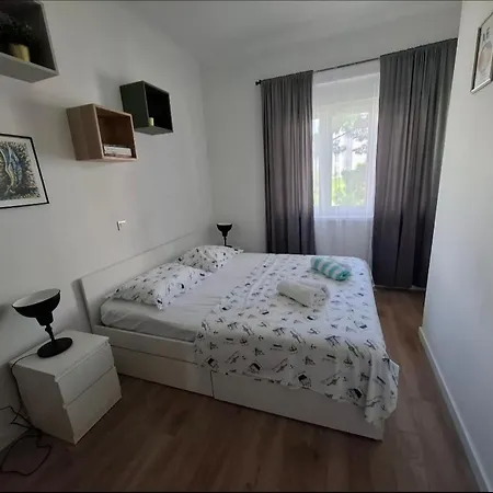 Beautiful Sol-2 For Two With Balcony 아파트 *